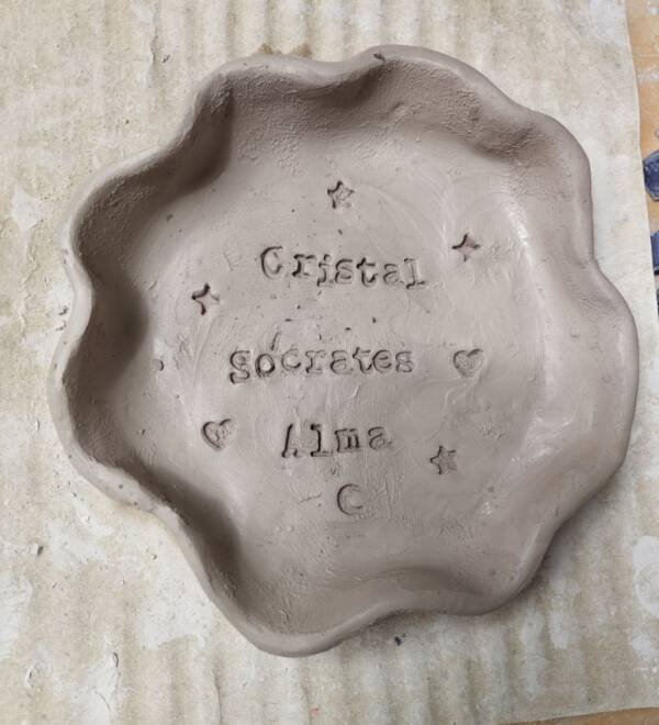 Experiencia-ceramicas-el-carmen-de-viboral-que-hacer-ceramicas-la-perla-1200x1320-moldear-ceramica